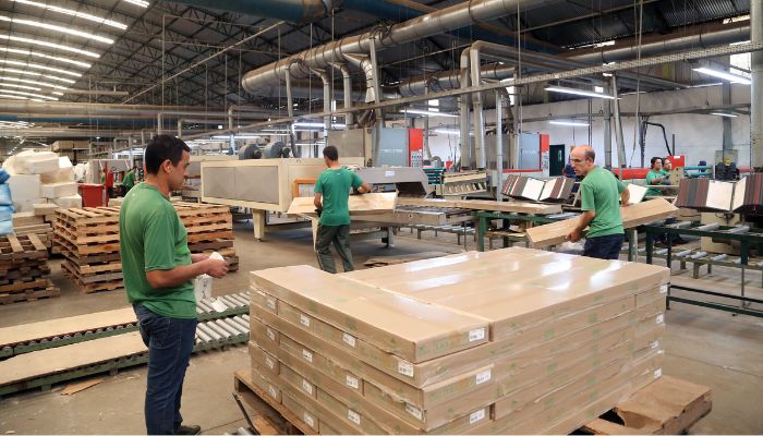 Agências do Trabalhador do Paraná têm 22,9 mil vagas com carteira assinada